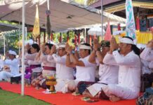 Piodalan Pura Jagatnatha, Wabup Supriatna Ajak Masyarakat Perkuat Spiritualitas