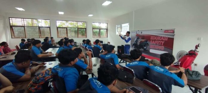 Anak Muda Harus Paham Risiko di Jalan, Ini Pesan Safety Riding Astra Motor Bali