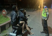 Laporan Warga ke 110 Berbuah Tindakan Cepat, Polisi Bubarkan Balap Liar di Sengkidu Laporan Warga ke 110 Berbuah Tindakan Cepat, Polisi Bubarkan Balap Liar di Sengkidu