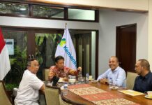 Bupati Karangasem I Gusti Putu Parwata saat diterima langsung oleh Menkes RI Budi Gunadi Sadikin di Jakarta, Kamis (11/6). Pertemuan ini membawa angin segar bagi percepatan fasilitas kesehatan di Karangasem.