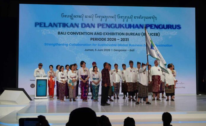 BaliCEB Periode 2026-2031 Resmi Dikukuhkan Gubernur Bali, Wayan Koster pada Jumat (5/6/2026) di Bali Beach Convention Center, The Sanur. Sumber Foto : tis/bpn