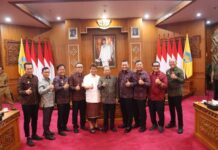 Gubernur Koster Tekankan Semangat Gotong Royong Bupati dan Wali Kota untuk Bangun Bali Semangat Gotong Royong Bangun Bali