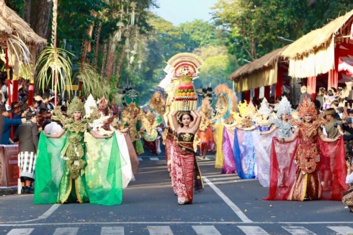 Penampilan Duta Kota Denpasar