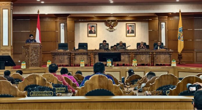 Rapat Paripurna DPRD Bali