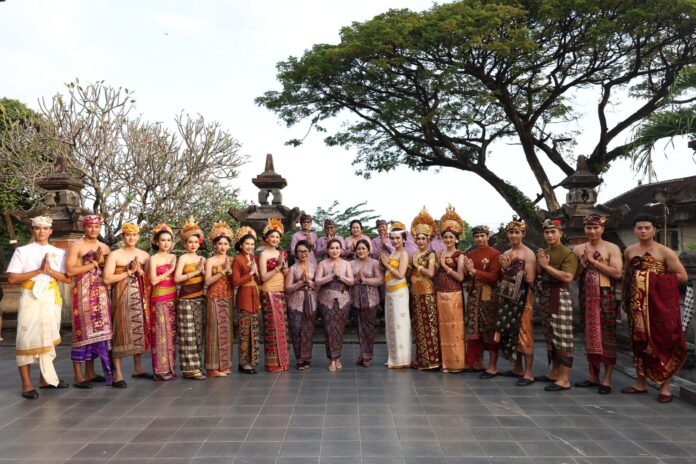 Busana Adat Khas Kota Denpasar