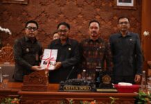 Wawali Arya Wibawa Usulkan Tiga Ranperda dalam Sidang Paripurna DPRD Kota Denpasar Sidang Paripurna DPRD Kota Denpasar