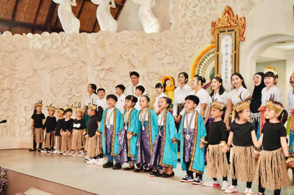 Wonderful Nusantara Warnai Kelulusan Perdana TK B WIN School, Setiap Anak Tampil dengan Keunikannya