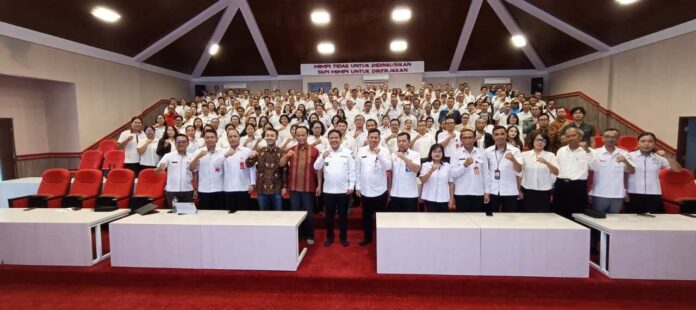 AI untuk Guru _bpn Bangli Siap Jadi Pelopor Nasional, Deklarasikan 1.000 Guru Pengguna AI pada Smartboard