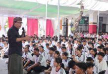 Sekda Eddy Mulya Bekali Peserta MPLS SMK PGRI 3 Denpasar dengan Pendidikan Karakter dan Literasi Digital MPLS SMK PGRI 3 Denpasar