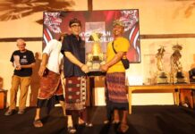 Wali Kota Jaya Negara Tutup Rare Angon Festival dengan Penyerahan Piala Bergilir Rare Angon Festival