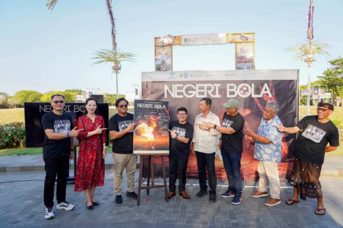 ANTARA Pamerkan 62 Karya Foto Jurnalistik Negeri Bola di Peninsula Island