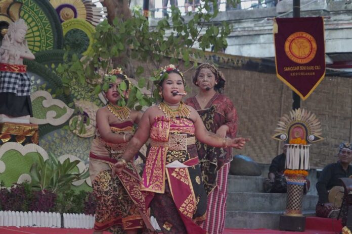 BaliPortalNews_ CIli Les Kelanguan Pukau PKB XLVIII, Duta Badung Hidupkan Spirit Tradisi Mebuug Buugan Kedonganan