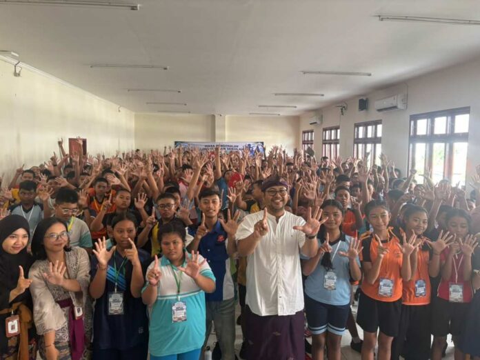 Primakara University Dukung Literasi Digital Pelajar di MPLS, Edukasi Bahaya Cyberbullying hingga Judi Online