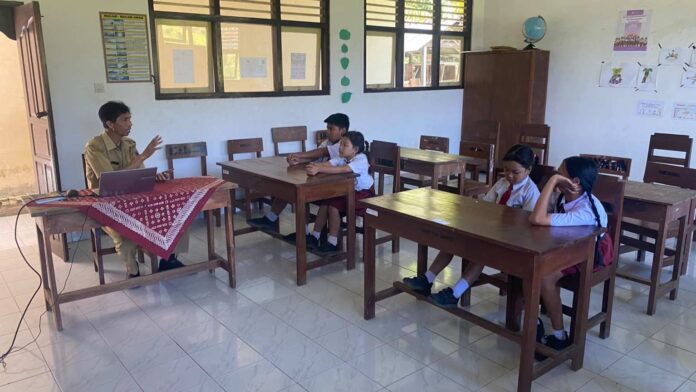 BaliPortalNews_ Empat Murid Tahun Ajaran Baru, Jumlah Guru SDN 6 Bhuana Giri Kini Lebih Banyak dari Murid