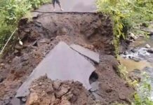 Jembatan Banyucampah–Kebung di Sidemen Putus Diterjang Banjir, Akses Warga Lumpuh Total