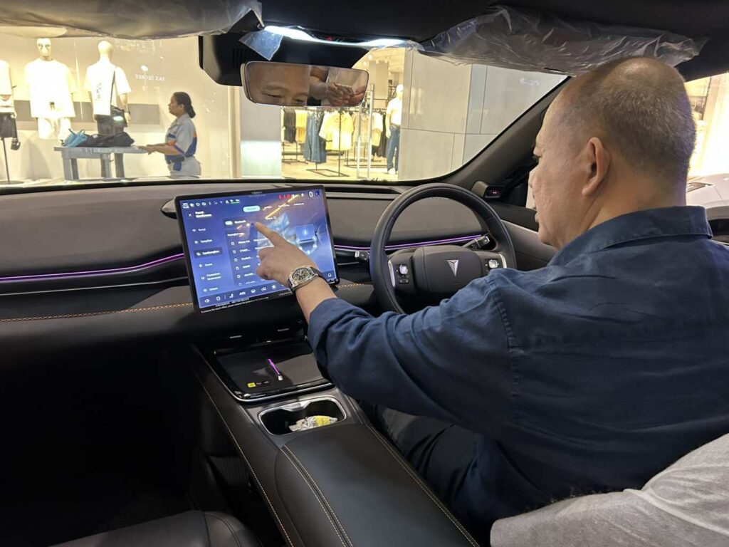 Owner Changan Bali, Budhi Giri Rakshita atau yang akrab disapa Charles