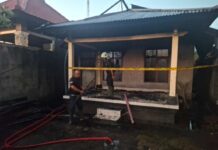 Kondisi rumah Made Adnyana alias Pong di Banjar Dinas Kanginan, Desa Menyali, Kecamatan Sawan, Buleleng yang mengalami kebakaran diduga karena korsleting listrik. Sumber Foto : Istimewa