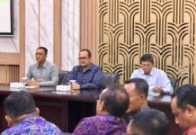 Perkuat Pelayanan Publik, Pemkab Badung Pelajari Sistem Kinerja ASN Surabaya Wabup Bagus Alit Sucipta didampingi Sekda Surya Suamba saat kunjungan kerja ke Pemerintah Kota Surabaya, Kamis (9/7/2026). Sumber Foto : Istimewa