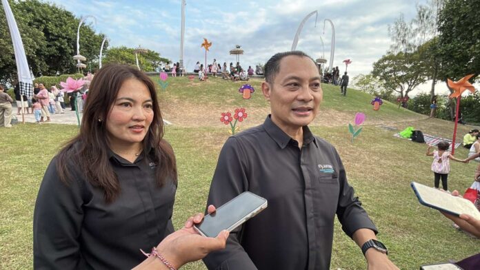 Vice President Commercial and Relation The Nusa Dua, Made Purnama Damayanti (kiri) dan General Manager The Nusa Dua, I Made Agus Dwiatmika (kanan). Sumber Foto : tis/bpn