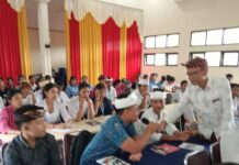 Manfaatkan MPLS, KPU Karangasem Edukasi Ribuan Pemilih Pemula di 27 SMA dan SMK Manfaatkan MPLS, KPU Karangasem Edukasi Ribuan Pemilih Pemula di 27 SMA dan SMK. Sumber Foto : Istimewa