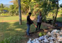 Aksi Pencurian Tabung Gas di Banjar Gagal, Pelaku Dihajar Anak Pemilik Rumah Polisi saat melakukan olah TKP terjadinya dugaan aksi pencurian tabung gas elpiji 3 kilogram di Desa Kaliasem, Kecamatan Banjar, Buleleng. Sumber Foto : Istimewa