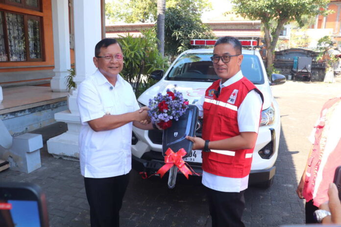 Bupati Buleleng Serahkan Mobil Operasional Penanggulangan Bencana untuk Perkuat Layanan PMI