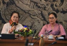 Perkuat Literasi Keuangan Digital, DWP Buleleng Ajak Perempuan Jadi Garda Terdepan Cegah Penipuan Perkuat Literasi Keuangan Digital, DWP Buleleng Ajak Perempuan Jadi Garda Terdepan Cegah Penipuan