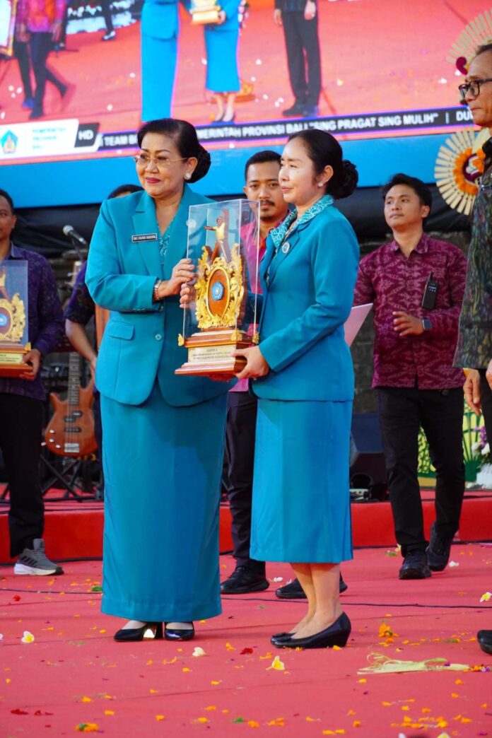 Kontingen Karangasem Raih Juara II Lomba Senam pada Puncak HKG PKK ke-54 Provinsi Bali