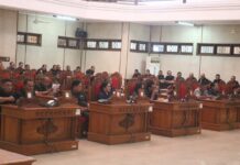 Bahas Dua Poin Krusial Bersama Eksekutif, Dewan Buleleng Soroti Dua Poin Penting Rapat Paripurna yang berlangsung di Ruang Sidang Utama DPRD Kabupaten Buleleng antara eksekutif dan Dewan Buleleng. Sumber Foto Istimewa