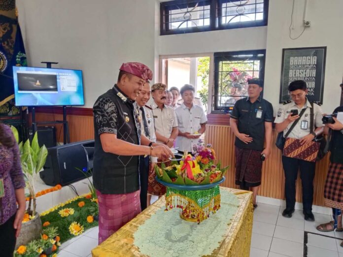 Bupati Karangasem Berikan Remisi kepada Lima Anak Binaan LPKA