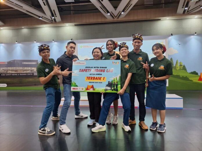 BaliPortalNews_ Safety Riding (2) SMAN Bali Mandara Raih Predikat Terbaik 1 Sekolah Mitra Binaan Safety Riding Lab Astra Honda Periode 2025-2026