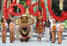 Semarakkan Libur Sekolah, Bandara I Gusti Ngurah Rai Hadirkan Parade Gebogan Semarakkan Libur Sekolah, Bandara I Gusti Ngurah Rai Hadirkan Parade Gebogan