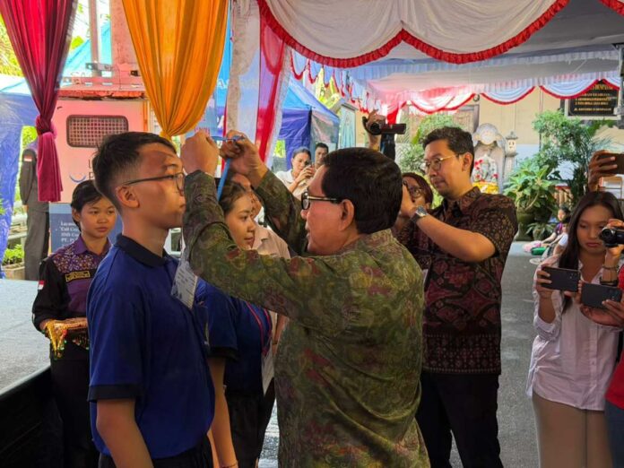 Sekolah Vokasi Terbesar di Bali, SMK PGRI 5 Denpasar Tutup MPLS dengan Pesan Bijak Bermedia Sosial