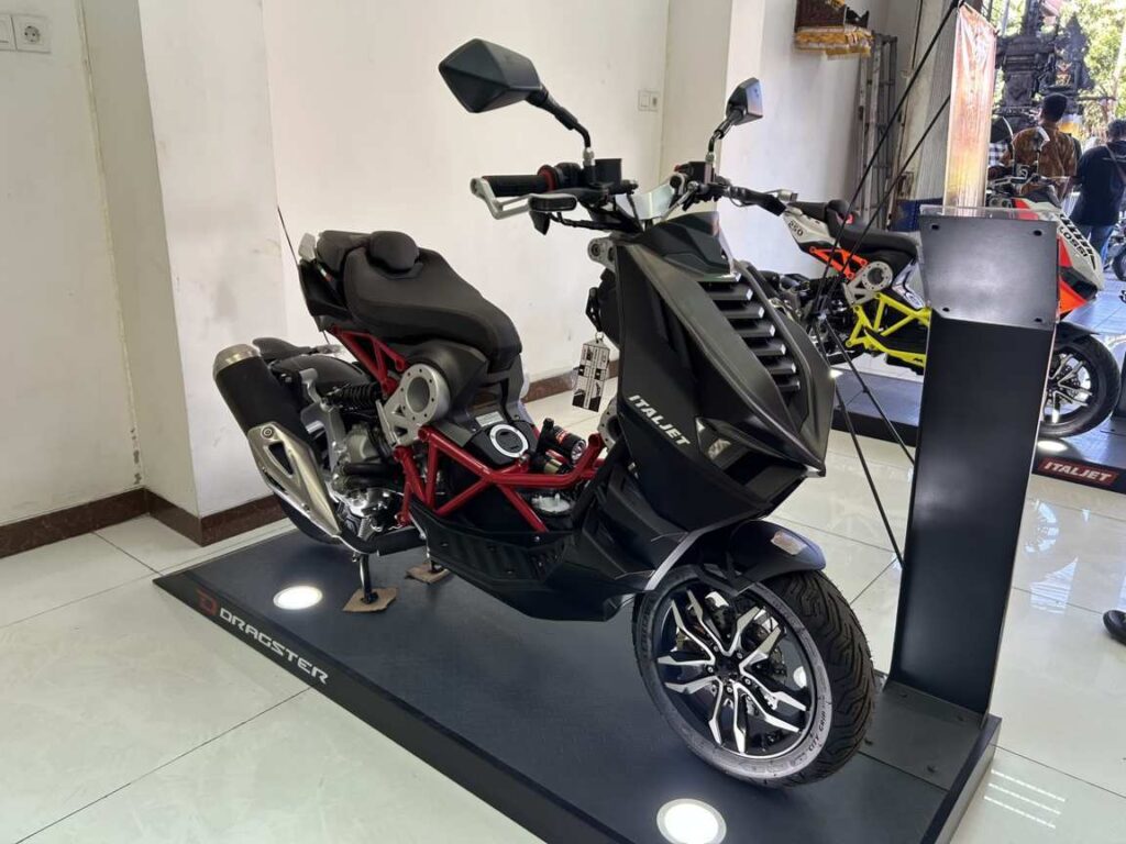 Skutik Premium Italjet Dragster 250 Resmi Mengaspal di Bali, Dibanderol Mulai Rp157 Juta