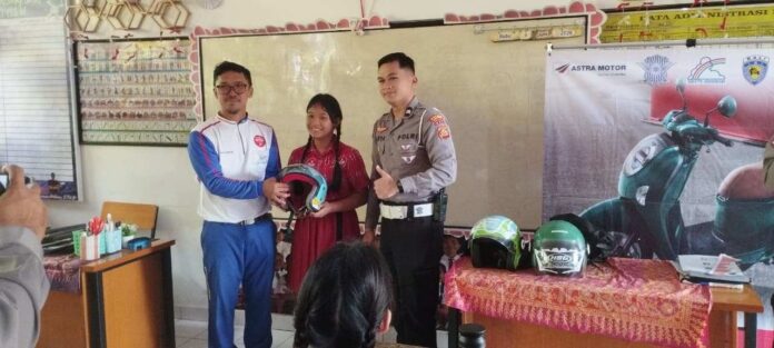 Peringati Hari Anak Nasional, Astra Motor Bali Edukasi Safety Riding dan Bagikan Helm Anak di Badung