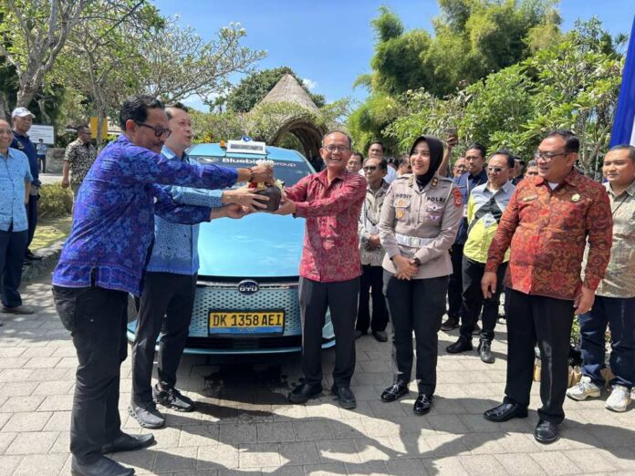 Bluebird Gandeng Koptax Ngurah Rai Bali, Hadirkan 75 Taksi Listrik Perkuat Transportasi Berkelanjutan di Pulau Dewata