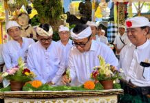 Wali Kota Jaya Negara Ikuti Rangkaian Karya Padudusan Alit di Pura Dalem Kedatuan Kesiman Karya Padudusan Alit
