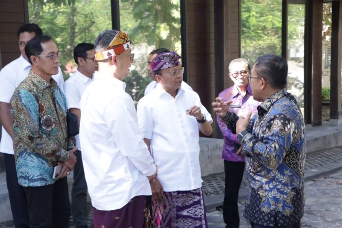 Kantor Pengacara bagi WNA