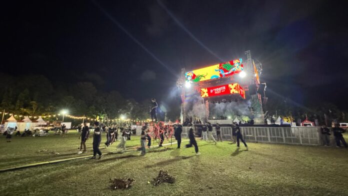 Malam Puncak D'Youth Fest 6.0 Malam Puncak D'Youth Fest 6.0