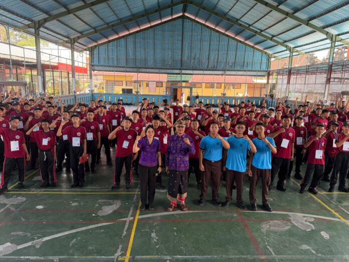 MPLS Ramah di SMK PGRI 2 Badung, Siswa Baru Langsung Dikenalkan Dunia Industri